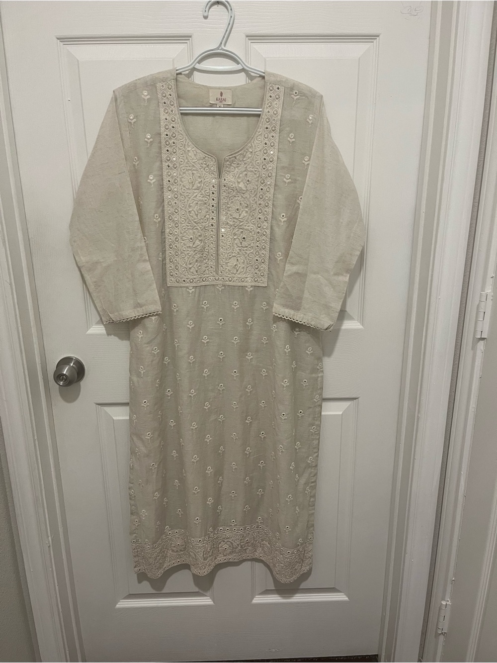 NWOT KARAJ Beige Embroidered Straight Kurta Size XL